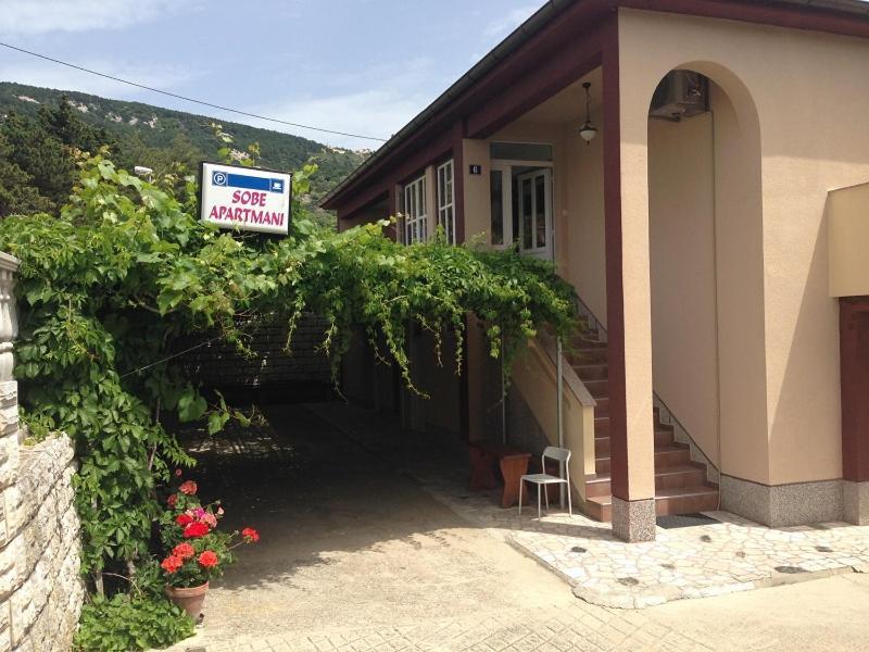 Summer Rooms Baska Bagian luar foto