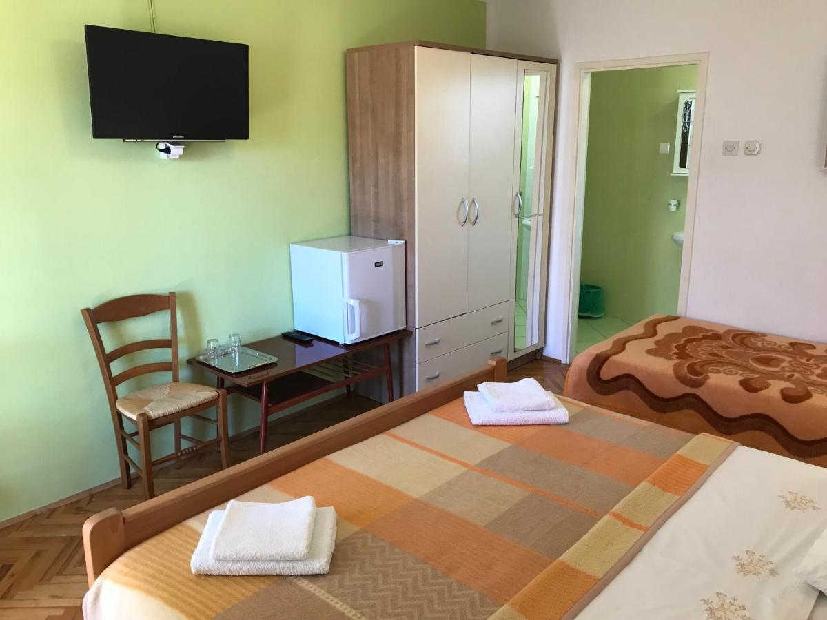 Summer Rooms Baska Bagian luar foto