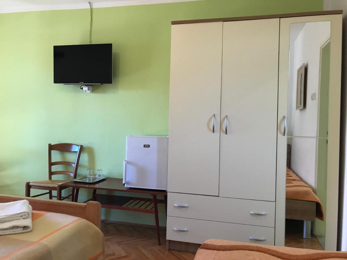 Summer Rooms Baska Bagian luar foto