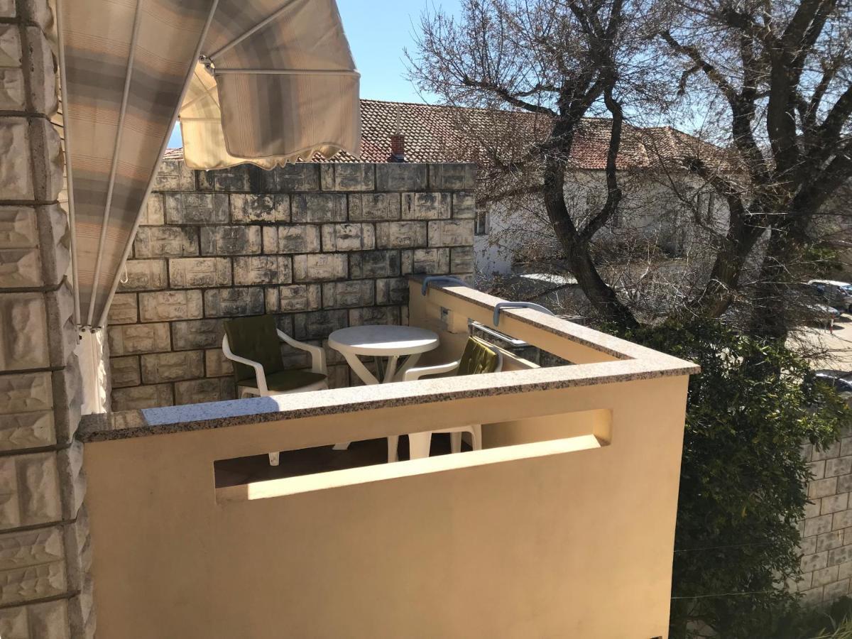 Summer Rooms Baska Bagian luar foto