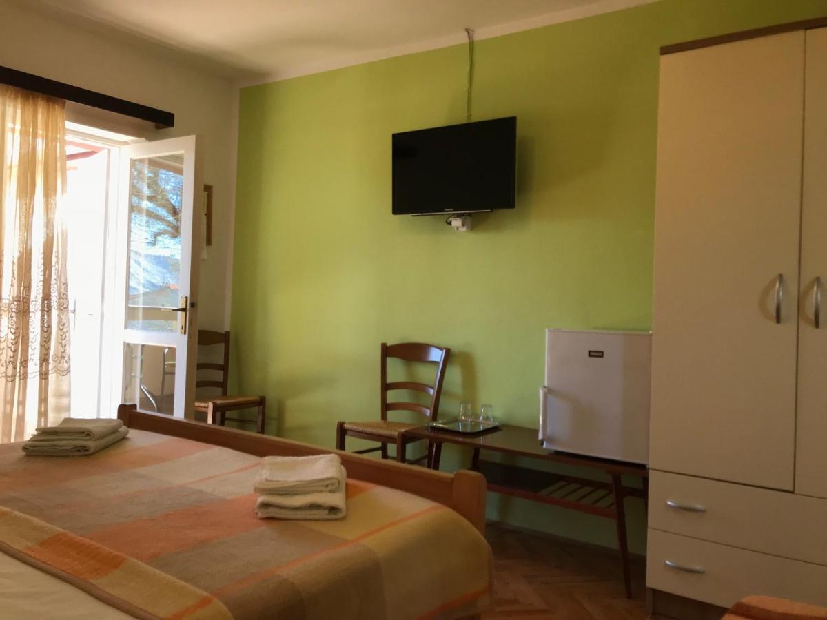 Summer Rooms Baska Bagian luar foto